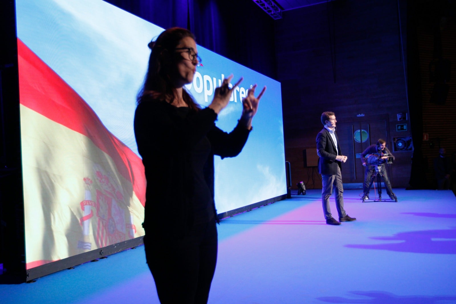 Miles de personas se han reunido este sábado en un mitin en el Palacio de Congresos con el líder nacional del partido, Pablo Casado