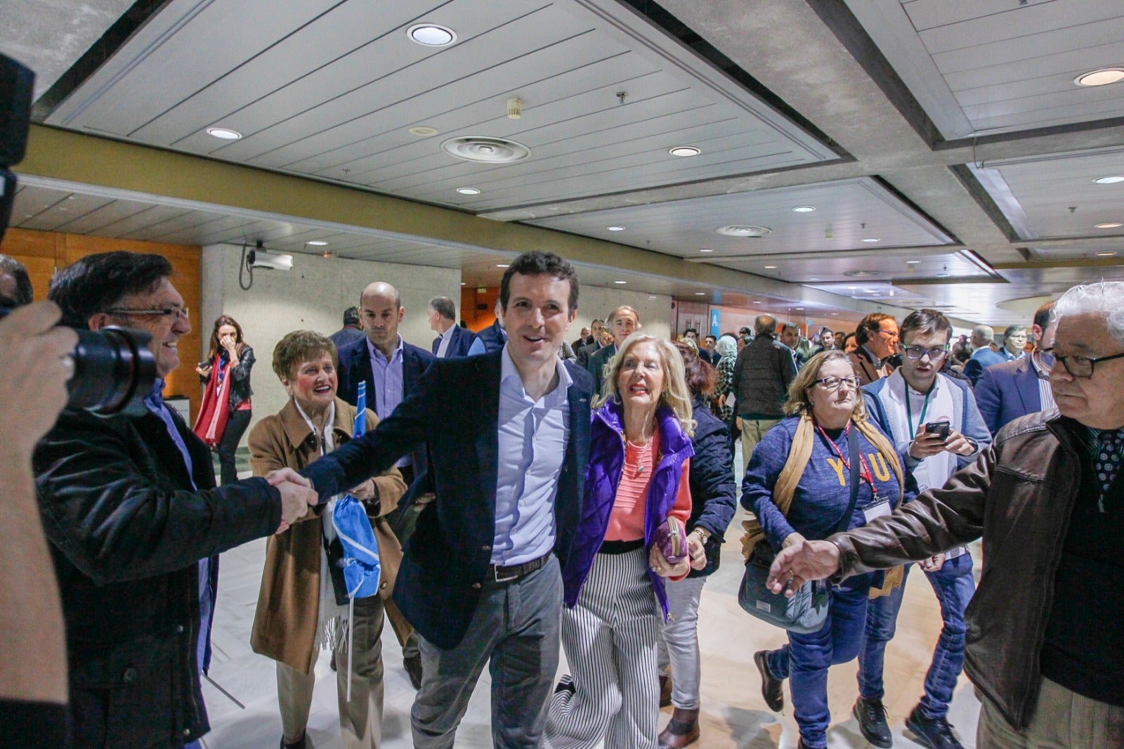 Miles de personas se han reunido este sábado en un mitin en el Palacio de Congresos con el líder nacional del partido, Pablo Casado