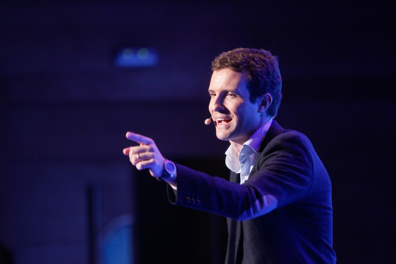 Miles de personas se han reunido este sábado en un mitin en el Palacio de Congresos con el líder nacional del partido, Pablo Casado