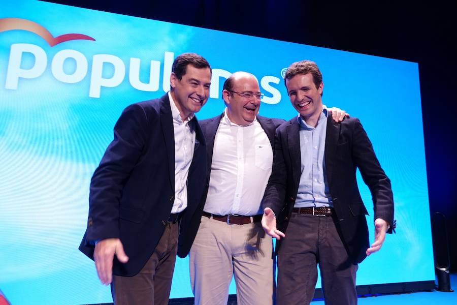 Miles de personas se han reunido este sábado en un mitin en el Palacio de Congresos con el líder nacional del partido, Pablo Casado