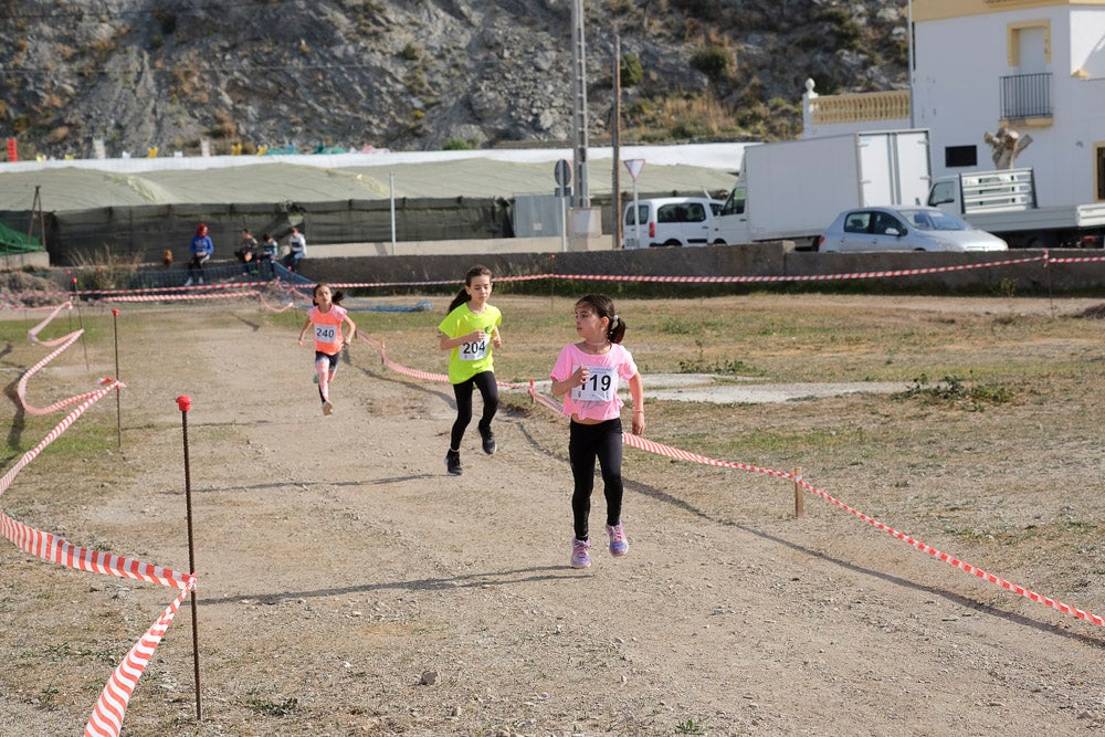 Desde la ELA de Carchuna-Calahonda apoyan las iniciativas que fomentan los hábitos de vida saludables y, como es en este caso, permiten realizar actividades deportivas en familia, permitiendo la participación de personas de todas la edades