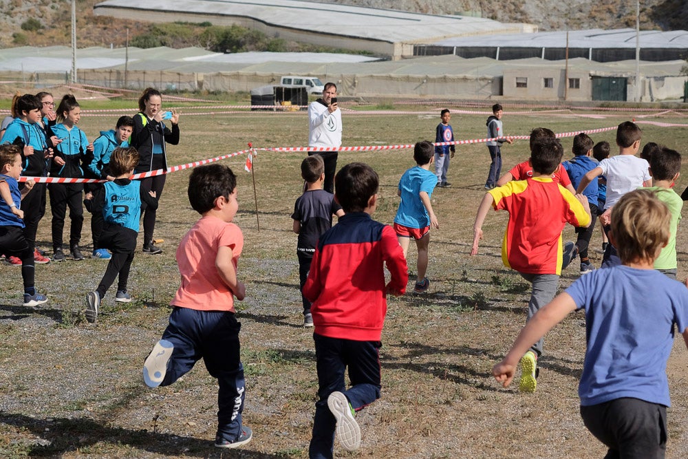Desde la ELA de Carchuna-Calahonda apoyan las iniciativas que fomentan los hábitos de vida saludables y, como es en este caso, permiten realizar actividades deportivas en familia, permitiendo la participación de personas de todas la edades