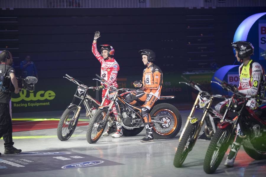 Toni Bou vuela en Granada y se pone aún más líder del X-Trail | Raga acaba tercero tras no clasificarse para la final en la segunda ronda. El joven Busto logra un importante segundo puesto