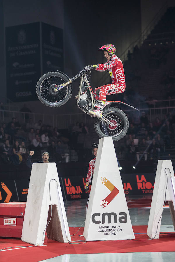 Toni Bou vuela en Granada y se pone aún más líder del X-Trail | Raga acaba tercero tras no clasificarse para la final en la segunda ronda. El joven Busto logra un importante segundo puesto