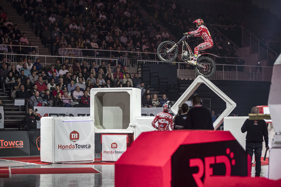 Toni Bou vuela en Granada y se pone aún más líder del X-Trail | Raga acaba tercero tras no clasificarse para la final en la segunda ronda. El joven Busto logra un importante segundo puesto