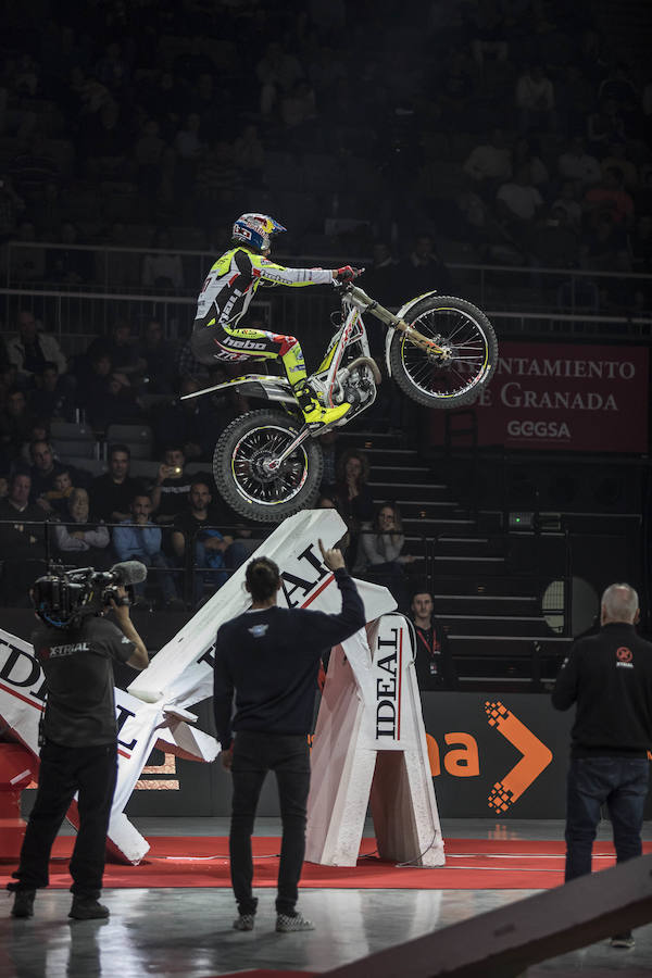 Toni Bou vuela en Granada y se pone aún más líder del X-Trail | Raga acaba tercero tras no clasificarse para la final en la segunda ronda. El joven Busto logra un importante segundo puesto