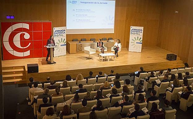 Jornadas de información sobre digitalización empresarial en la Cámara de Comercio de Granada