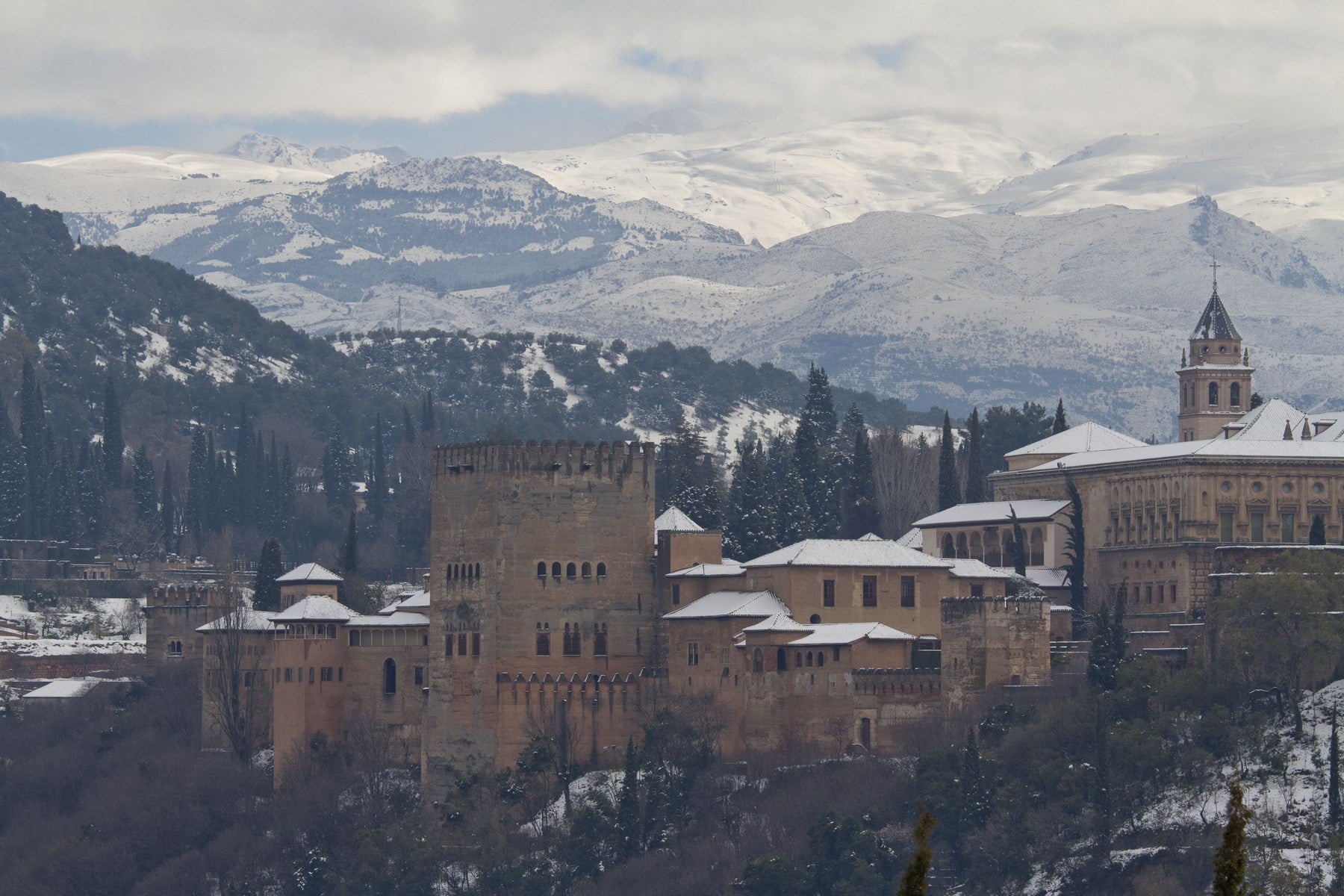 Las nevadas sobre Granada han dejado siempre unas estampas de espectacualr belleza. Recogemos ahora una serie de fotografías de incuestionable valor.