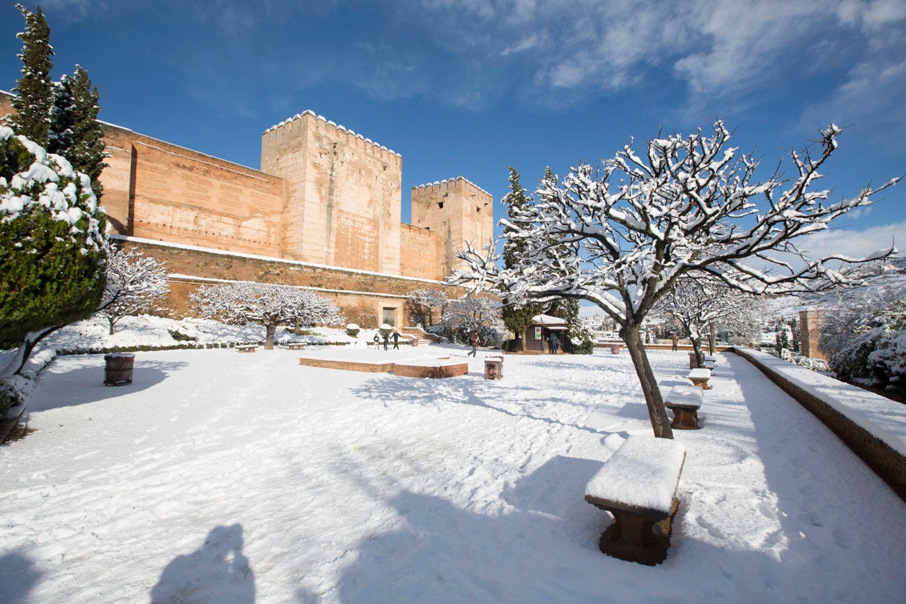 Las nevadas sobre Granada han dejado siempre unas estampas de espectacualr belleza. Recogemos ahora una serie de fotografías de incuestionable valor.