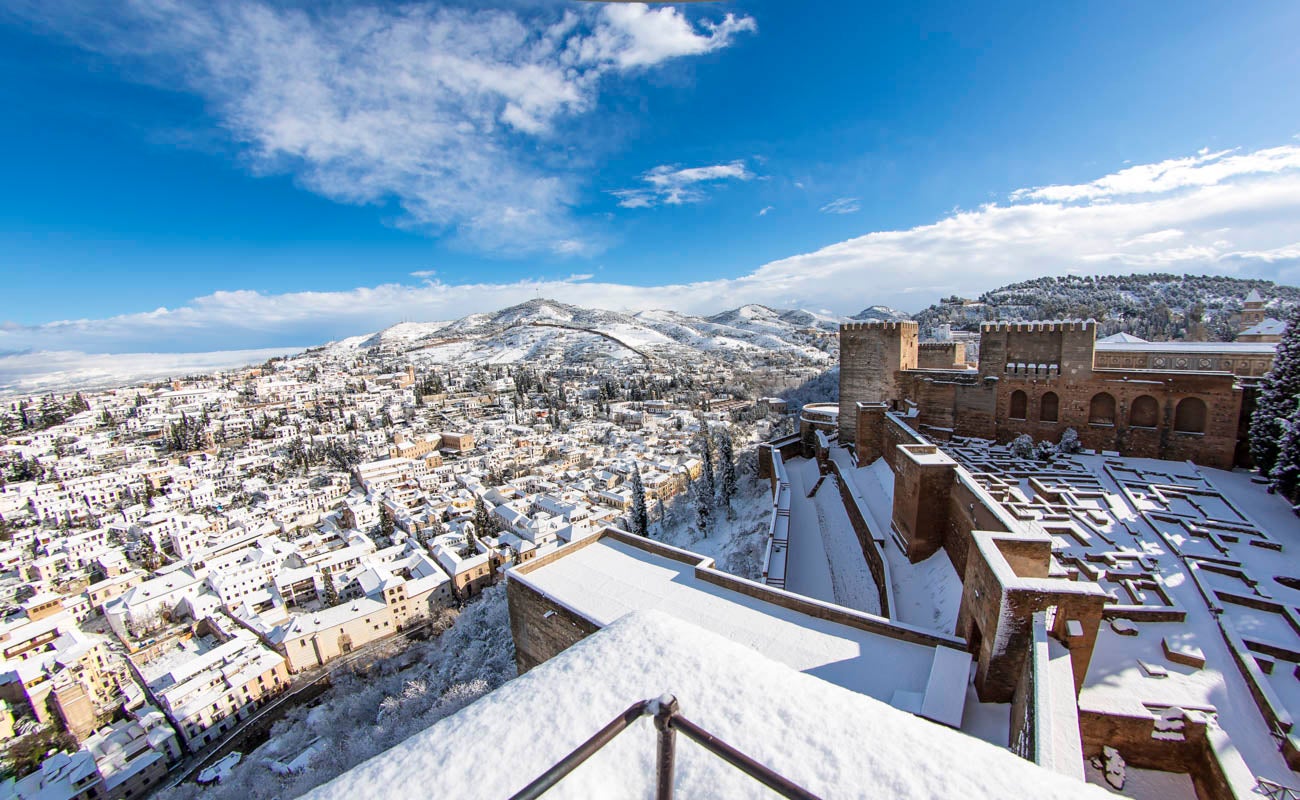 Las nevadas sobre Granada han dejado siempre unas estampas de espectacualr belleza. Recogemos ahora una serie de fotografías de incuestionable valor.