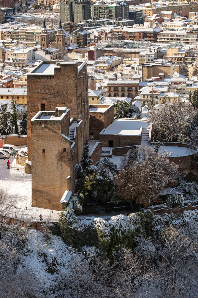 Las nevadas sobre Granada han dejado siempre unas estampas de espectacualr belleza. Recogemos ahora una serie de fotografías de incuestionable valor.
