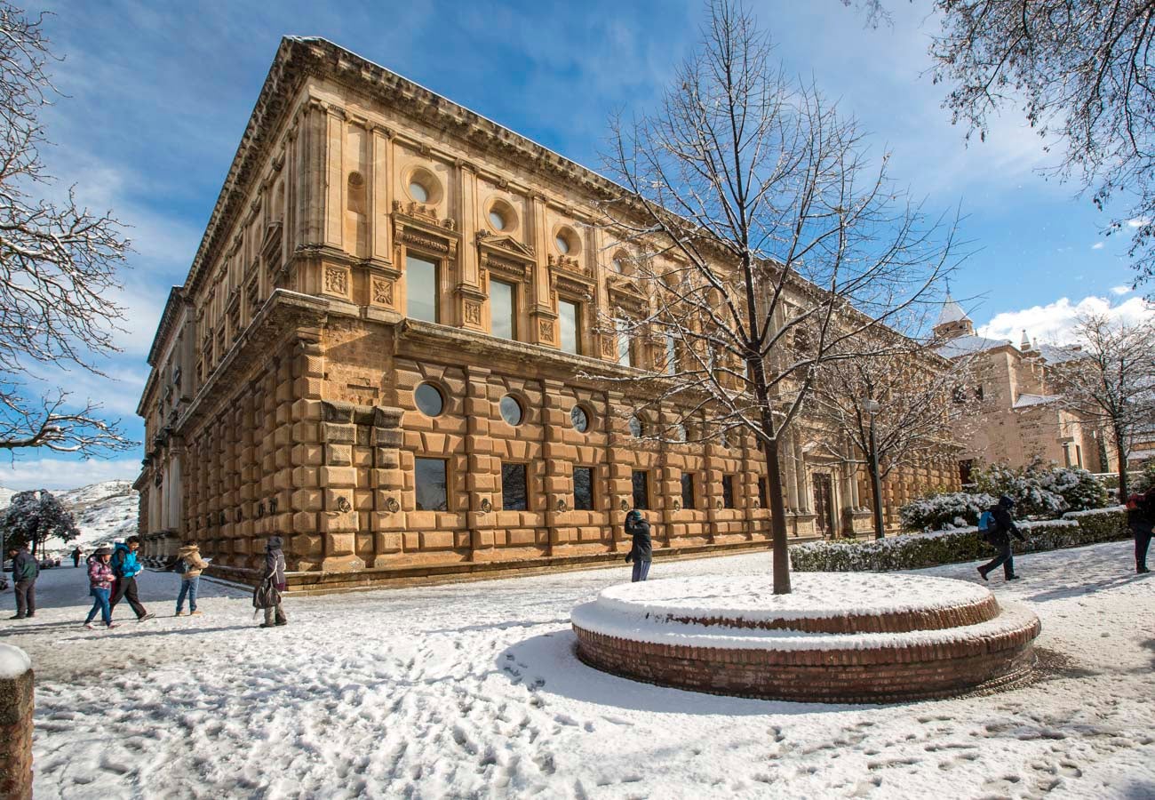 Las nevadas sobre Granada han dejado siempre unas estampas de espectacualr belleza. Recogemos ahora una serie de fotografías de incuestionable valor.