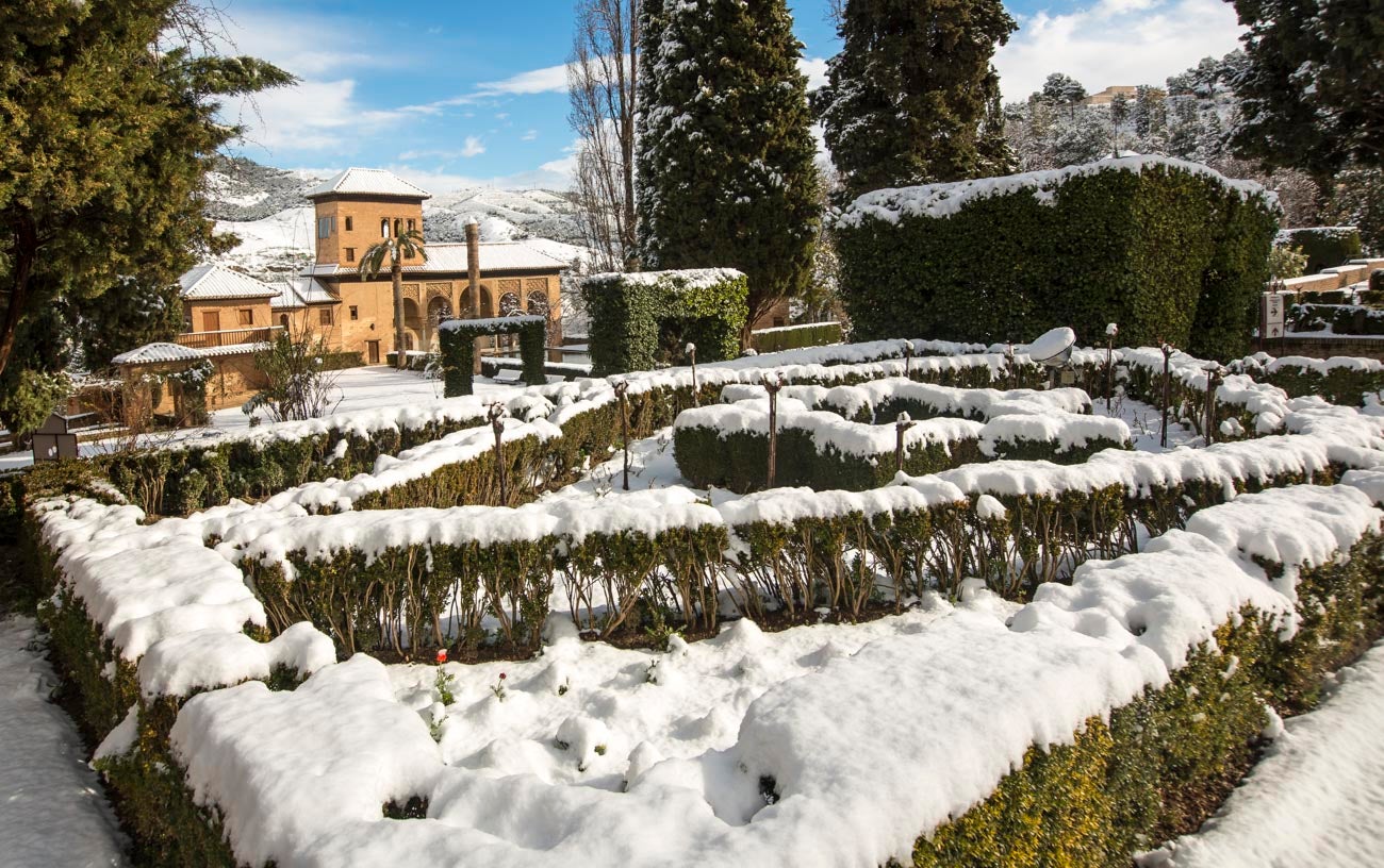 Las nevadas sobre Granada han dejado siempre unas estampas de espectacualr belleza. Recogemos ahora una serie de fotografías de incuestionable valor.