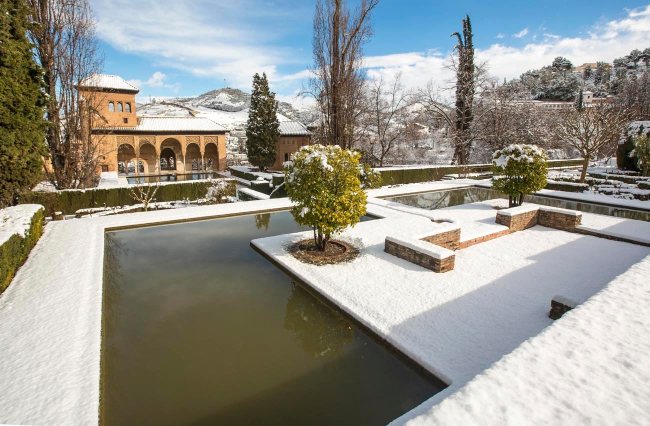 Las nevadas sobre Granada han dejado siempre unas estampas de espectacualr belleza. Recogemos ahora una serie de fotografías de incuestionable valor.