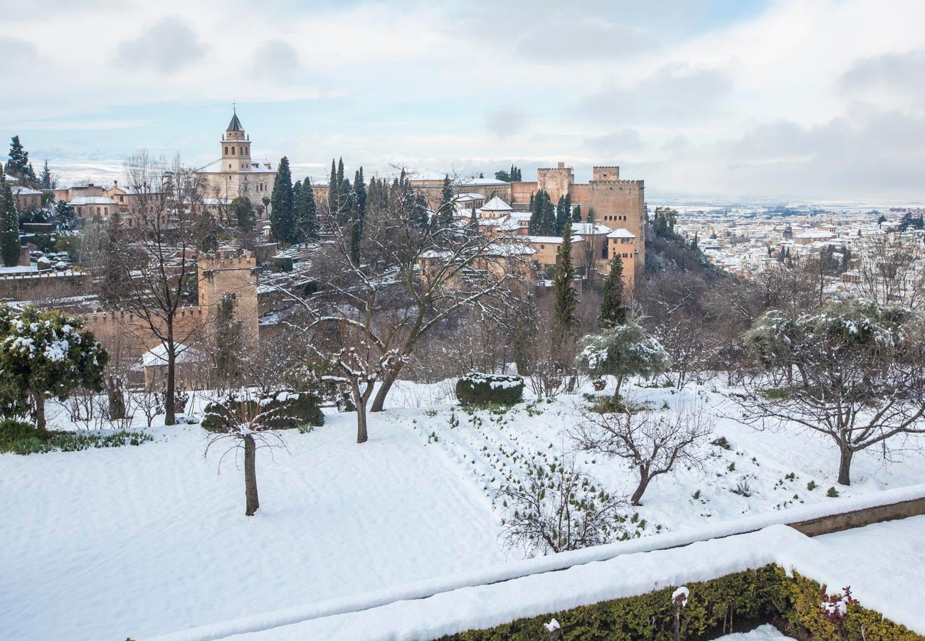 Las nevadas sobre Granada han dejado siempre unas estampas de espectacualr belleza. Recogemos ahora una serie de fotografías de incuestionable valor.
