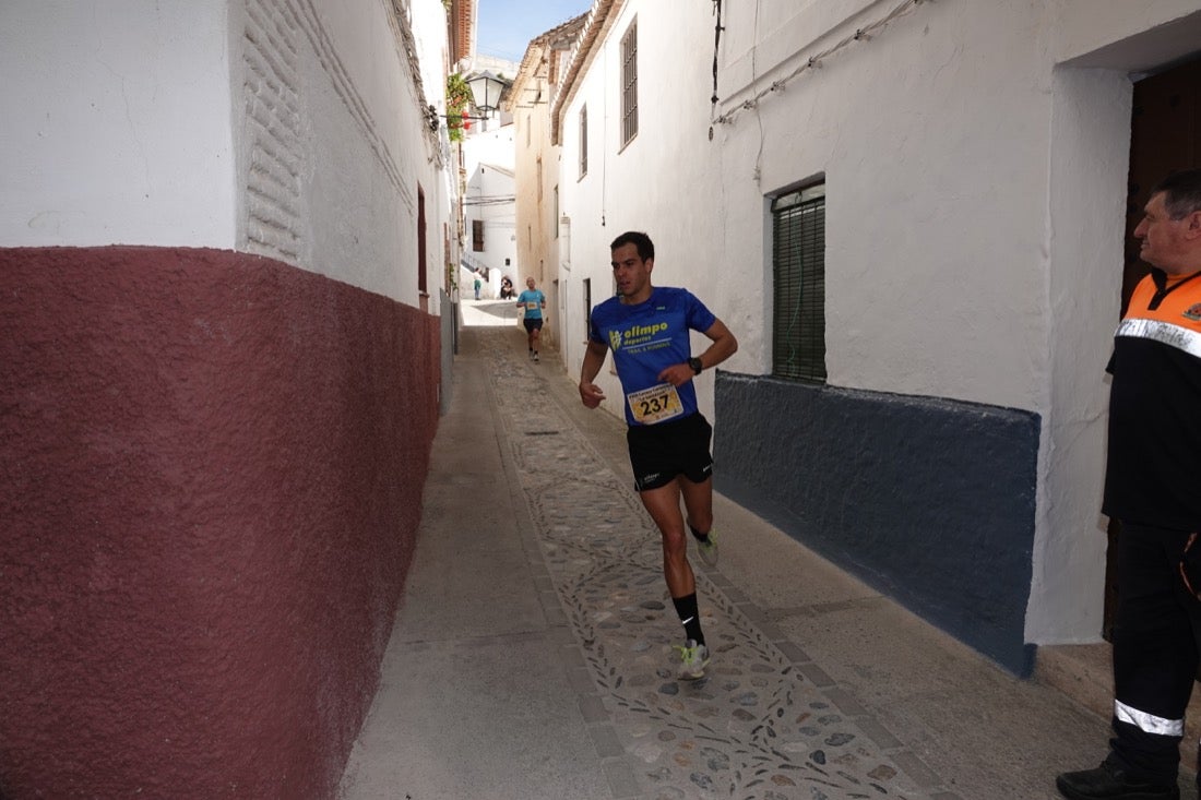 El Valle de Lecrín acoge una modesta carrera con 350 participantes entre corredores absolutos, senderistas y chiquillos