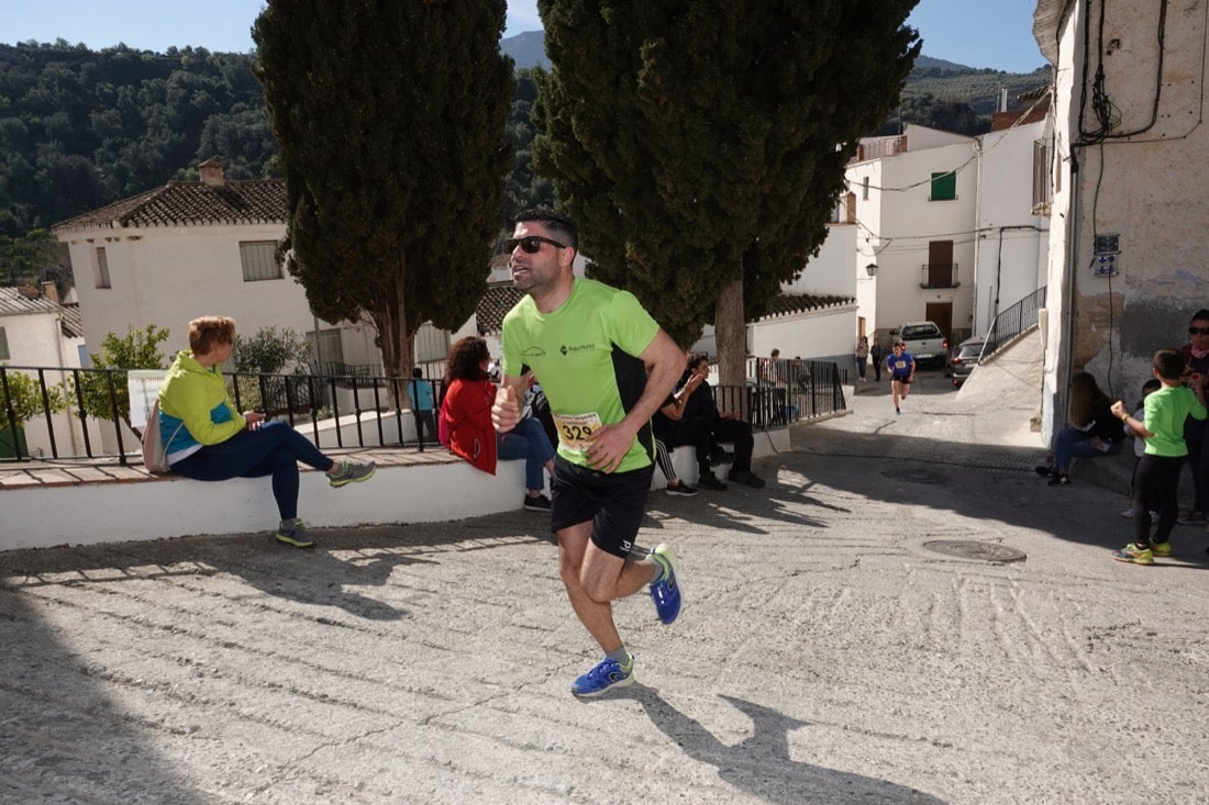 El Valle de Lecrín acoge una modesta carrera con 350 participantes entre corredores absolutos, senderistas y chiquillos