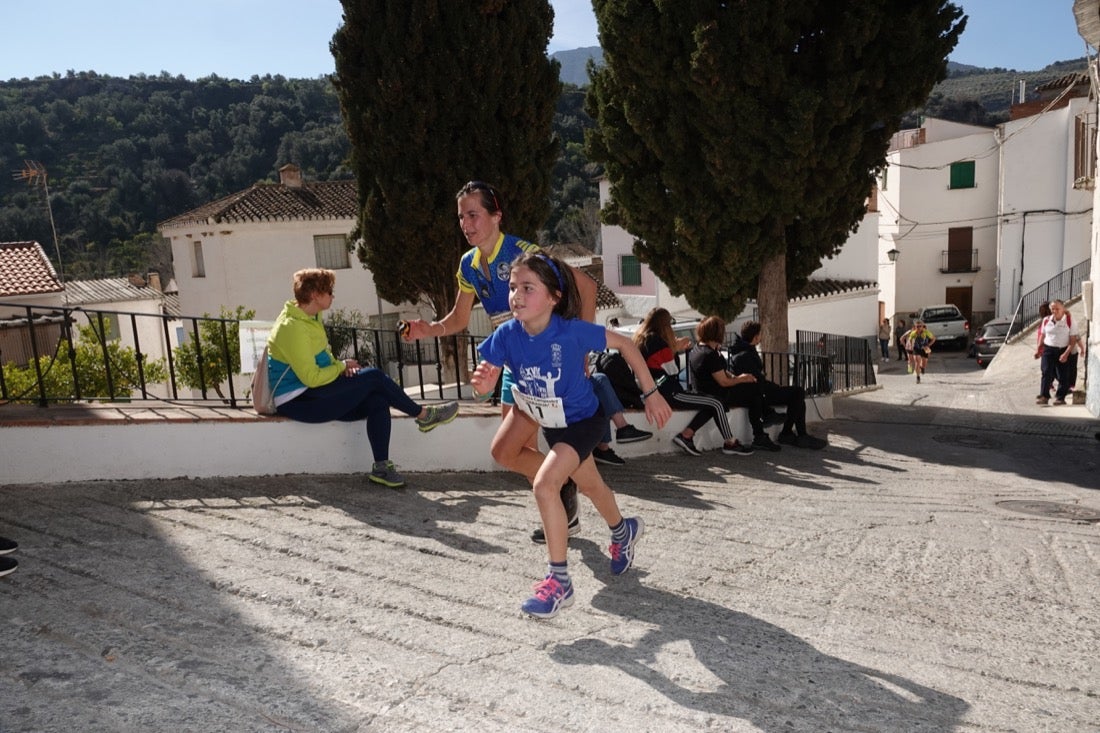 El Valle de Lecrín acoge una modesta carrera con 350 participantes entre corredores absolutos, senderistas y chiquillos