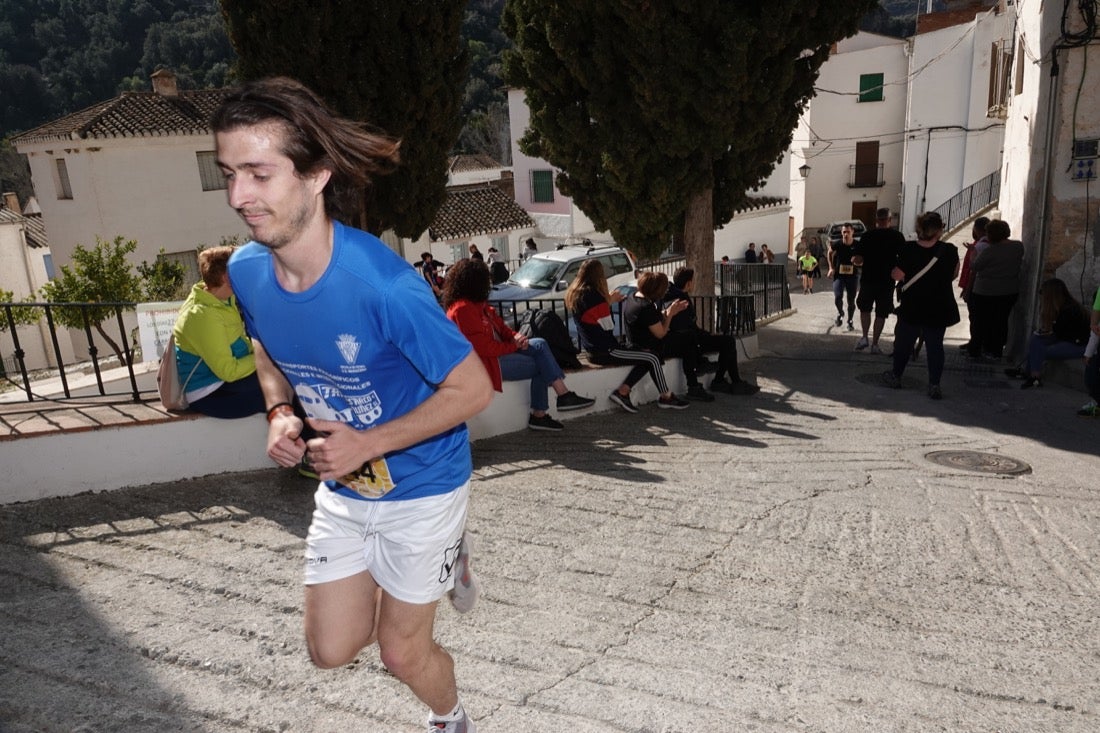 El Valle de Lecrín acoge una modesta carrera con 350 participantes entre corredores absolutos, senderistas y chiquillos
