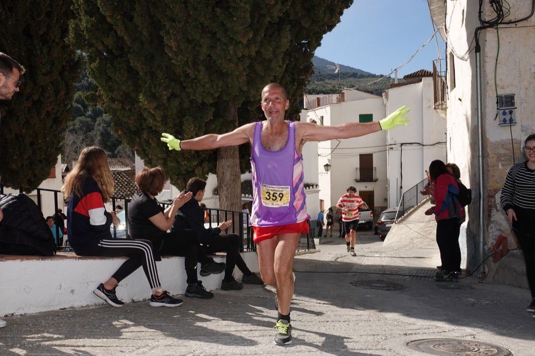 El Valle de Lecrín acoge una modesta carrera con 350 participantes entre corredores absolutos, senderistas y chiquillos