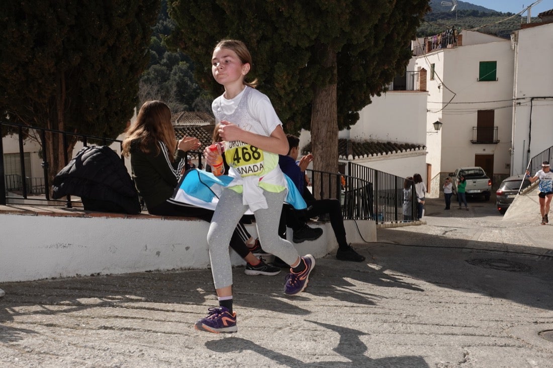 El Valle de Lecrín acoge una modesta carrera con 350 participantes entre corredores absolutos, senderistas y chiquillos