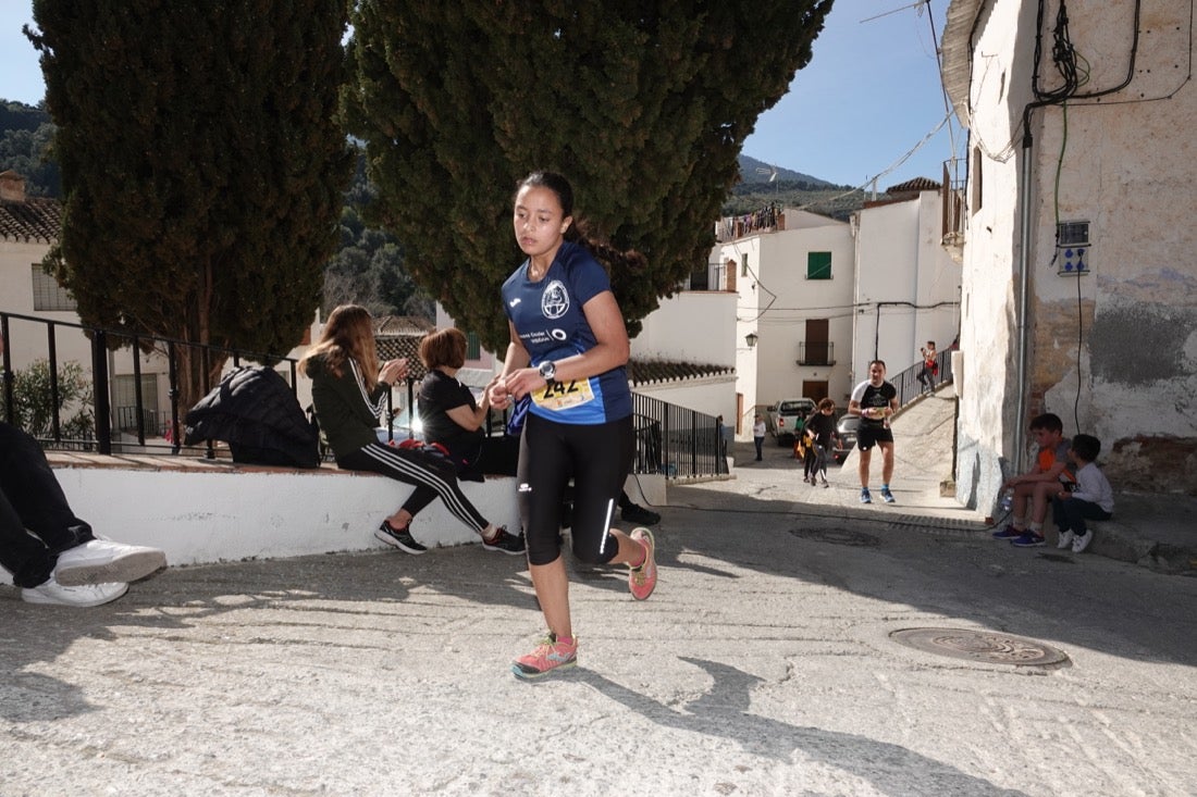 El Valle de Lecrín acoge una modesta carrera con 350 participantes entre corredores absolutos, senderistas y chiquillos