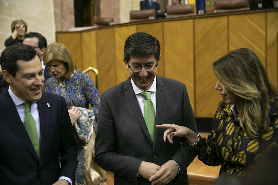 Moreno y Bosquet entregan el título de hijo predilecto al empresario almeriensa Martínez-Cosentino y las medallas al músico granadino Heras-Casado, la cantante Pastora Soler y la actriz Inma Cuesta