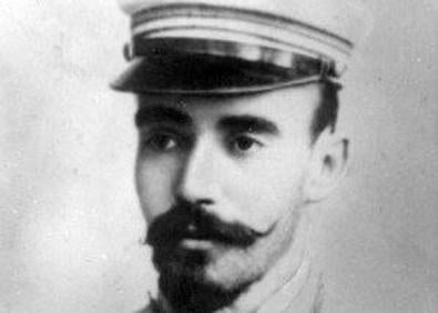 Imagen secundaria 1 - Teniente Martín Cerezo, el tte. médico Rogelio Vigil de Quiñones y Alfaro; y Enrique de las Morenas 