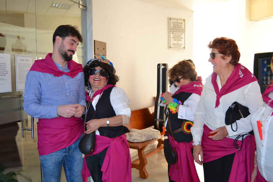 Juani Castillo y Remedios Extremera pregonan el carnaval rural de Alhama que se prolongará con otras tres jornadas