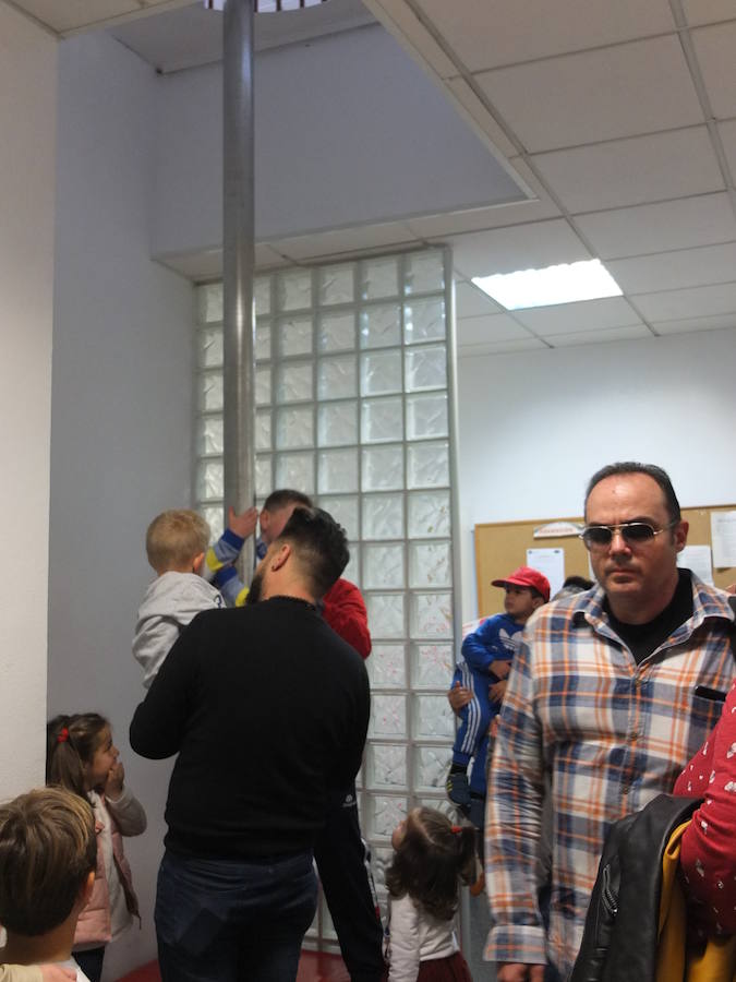 El Parque de Bomberos de la capital abrió ayer sus puertas a los almerienses con motivo de la celebración de su patrón, San Juan de Dios