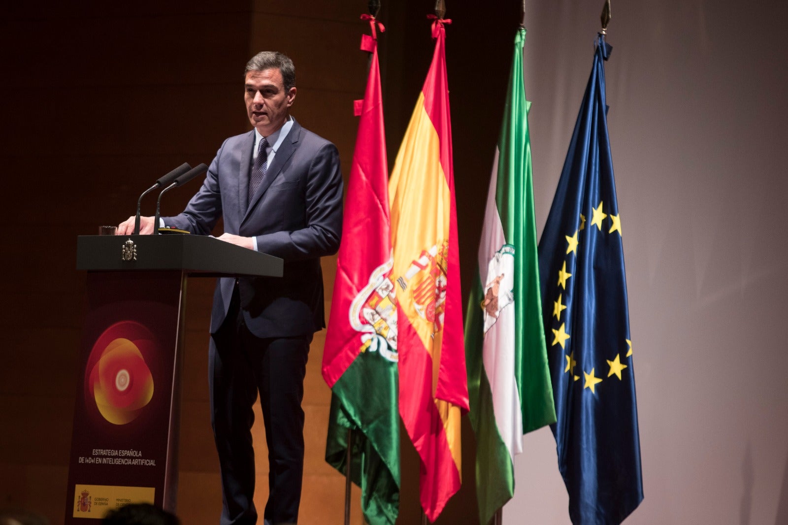 El presidente del Gobierno y el ministro de Ciencia exponen en la ciudad la estrategia nacional de Inteligencia Artificial