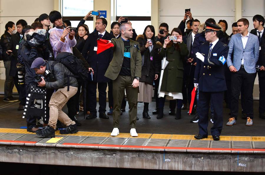 La presentó Iniesta en Tokyo | El creador de «Oliver y Benji» dijo durante el evento que espera que la gente «se deje caer por la estación»