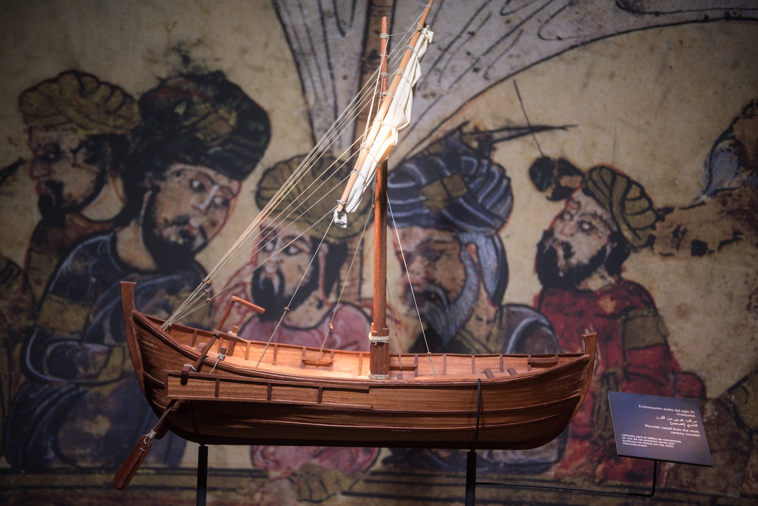 Maqueta de un barco de la época musulmana de Al Andalus.