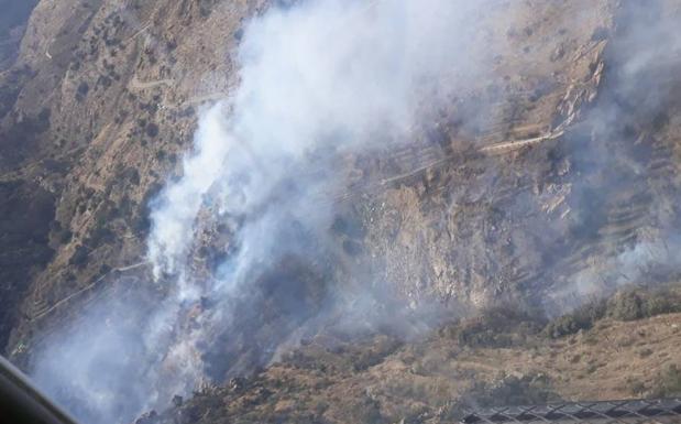 Imagen del incendio declarado ayer en Abrucena