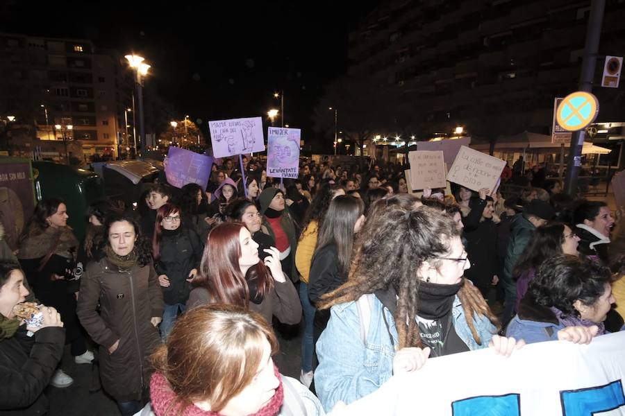 Fotos: Primera ‘marea violeta’ en Granada