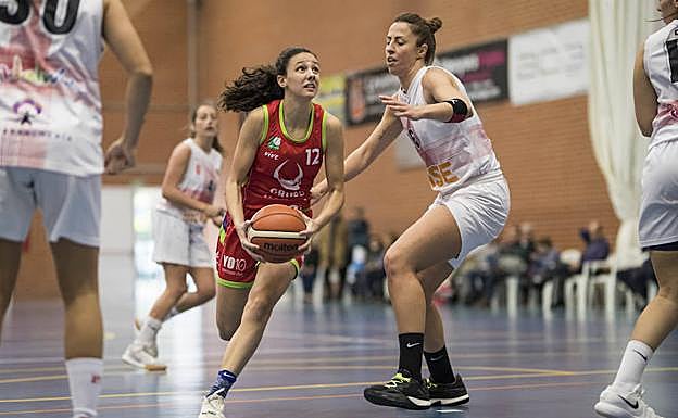 Marina Gea rompe por velocidad en el partido de la primera vuelta contra Almería. 