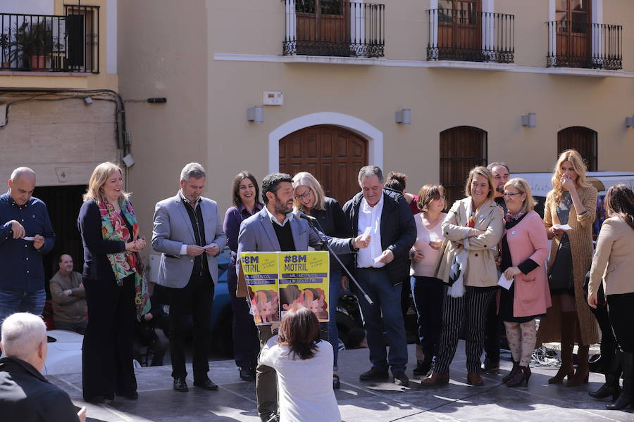 Hoy en la plaza de España se ha leído un manifiesto y la alcaldesa y concejales han citado textos de personalidades reconocidas 