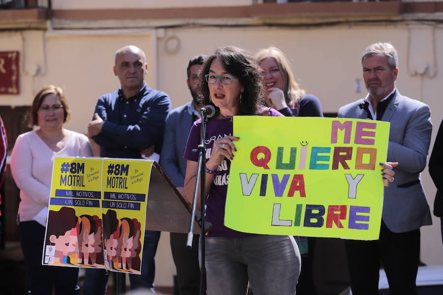 Hoy en la plaza de España se ha leído un manifiesto y la alcaldesa y concejales han citado textos de personalidades reconocidas 