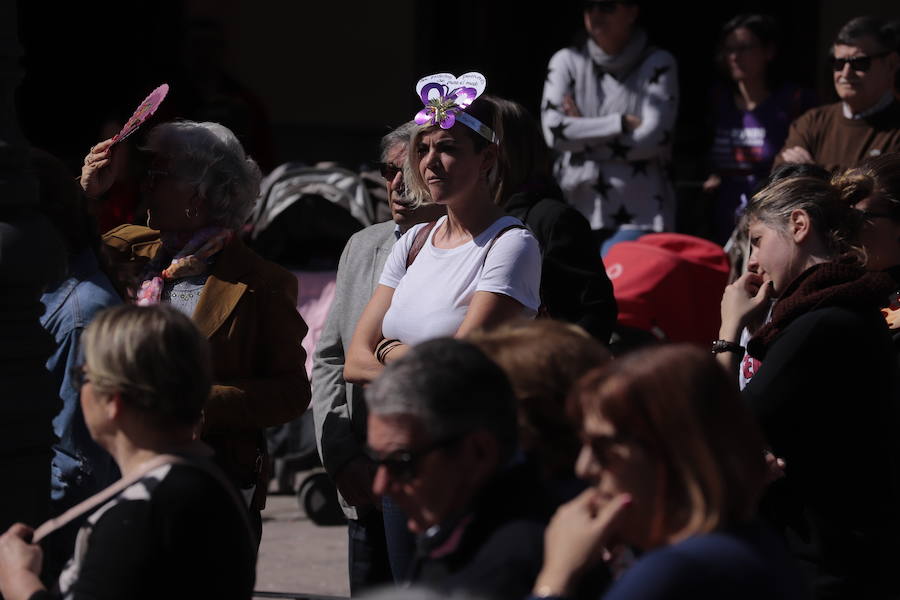 Hoy en la plaza de España se ha leído un manifiesto y la alcaldesa y concejales han citado textos de personalidades reconocidas 