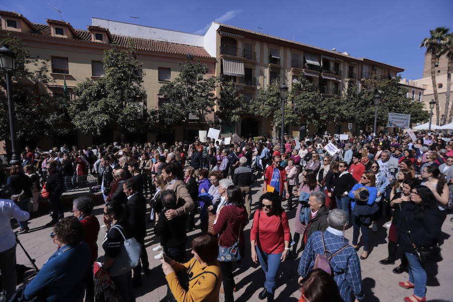 Hoy en la plaza de España se ha leído un manifiesto y la alcaldesa y concejales han citado textos de personalidades reconocidas 