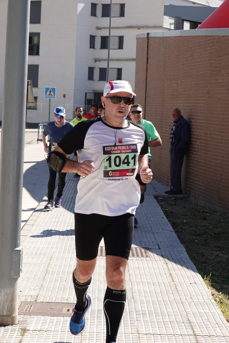 A algunos participantes parece que los 10 kilómetros del reccorido de la prueba de fondo de Loja se les hace leve a tenor de sus sonrisas y buen rollo. Otros en cambio parecen sufrir más o simplemente se concentran para disfrutar de la carrera.