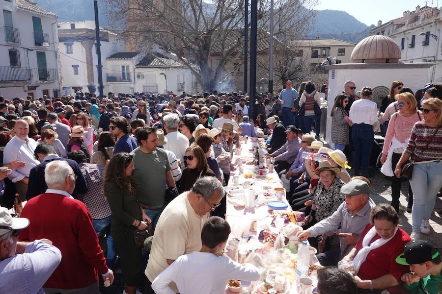 Total en la fiesta de la Asadura de Güéjar Sierra que cumple ya veinticuatro ediciones y se ha convertido en una de las grandes citas de la temporada