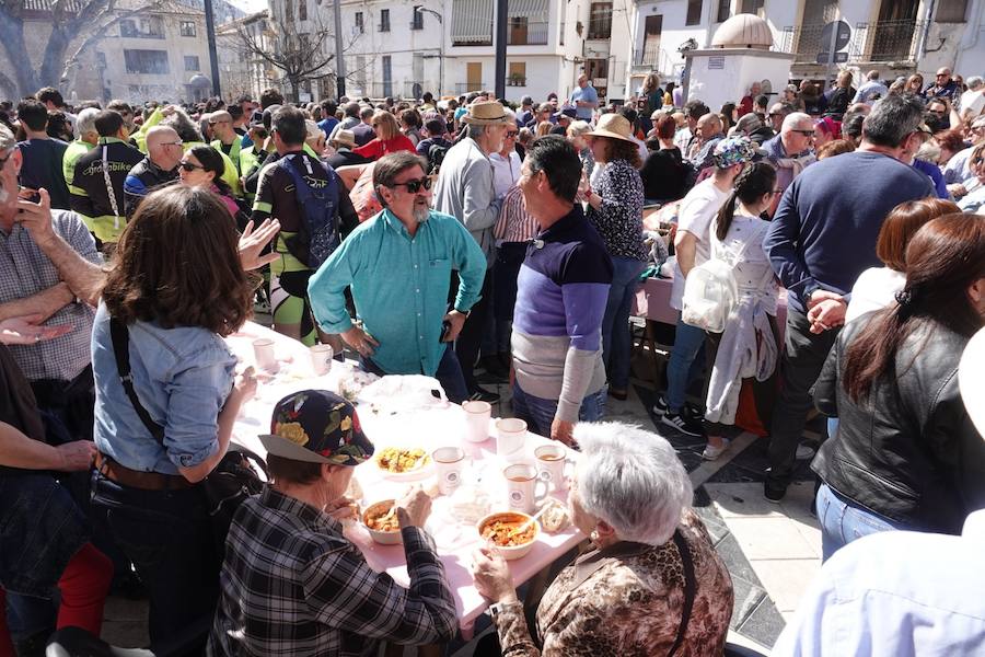 Total en la fiesta de la Asadura de Güéjar Sierra que cumple ya veinticuatro ediciones y se ha convertido en una de las grandes citas de la temporada