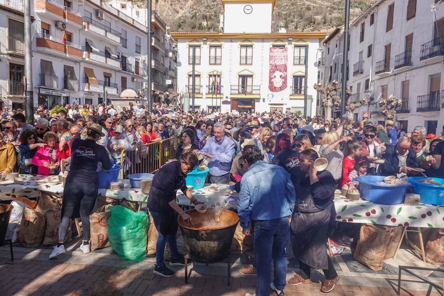 Total en la fiesta de la Asadura de Güéjar Sierra que cumple ya veinticuatro ediciones y se ha convertido en una de las grandes citas de la temporada