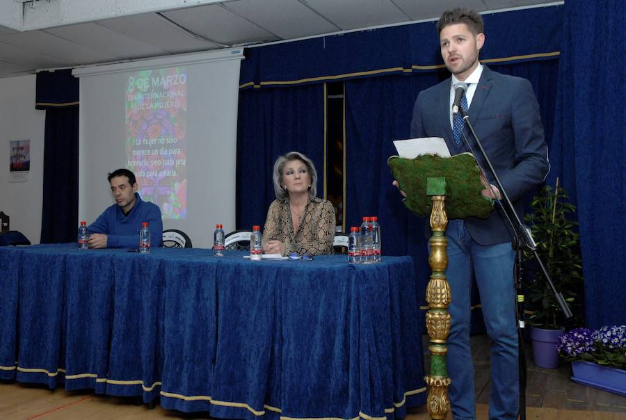 El Ayuntamiento de Lanjarón celebró en su sala de usos múltiples una gala de homenaje a las mujeres