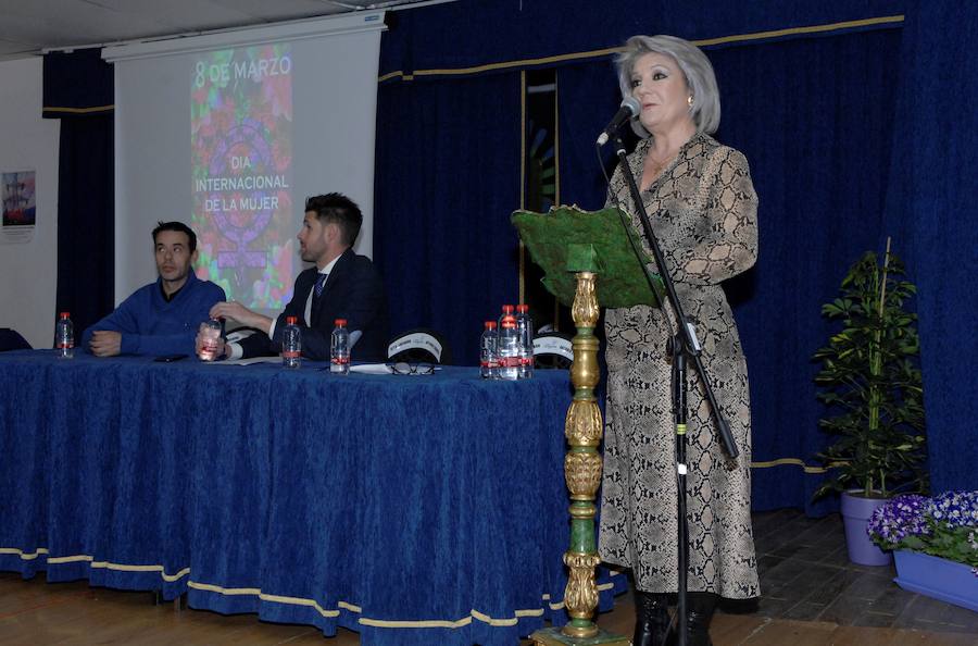 El Ayuntamiento de Lanjarón celebró en su sala de usos múltiples una gala de homenaje a las mujeres