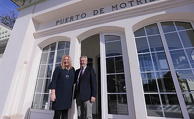 La alcaldesa de Motril, Flor Almón y el presidente del puerto, José García Fuentes. 