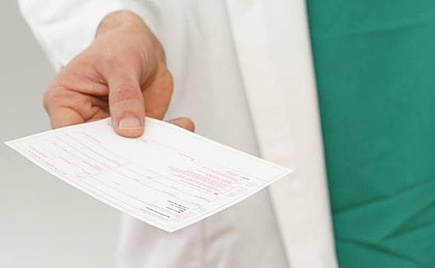 3.800 empleados de Granada no van cada día al trabajo pese a no estar de baja