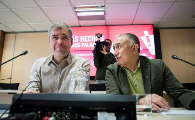 Los secretarios generales de CCOO y UGT, Unai Sordo (i) y Pepe Álvarez.