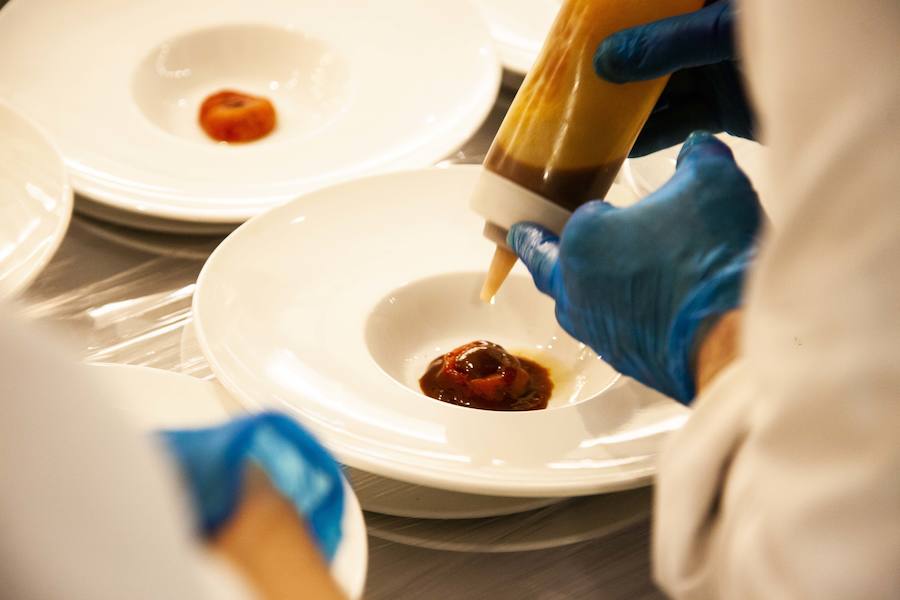 El Gran Hotel acogió el viernes la primera de las 'Cenas con Estrellas', organizadas por IDEAL y el Ayuntamiento de Almería